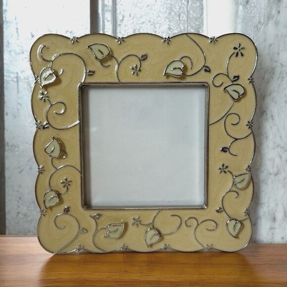 Silvertone‎ Pale Yellow Hearts Frame Holds 3x3" Photo - Picture 1 of 12
